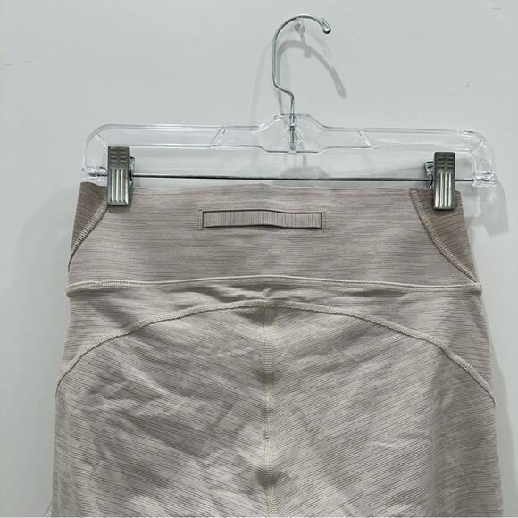 NWOT Outdoor Voices Tech Sweat Two Tone 7/8 Leggings. - Picture 7 of 8